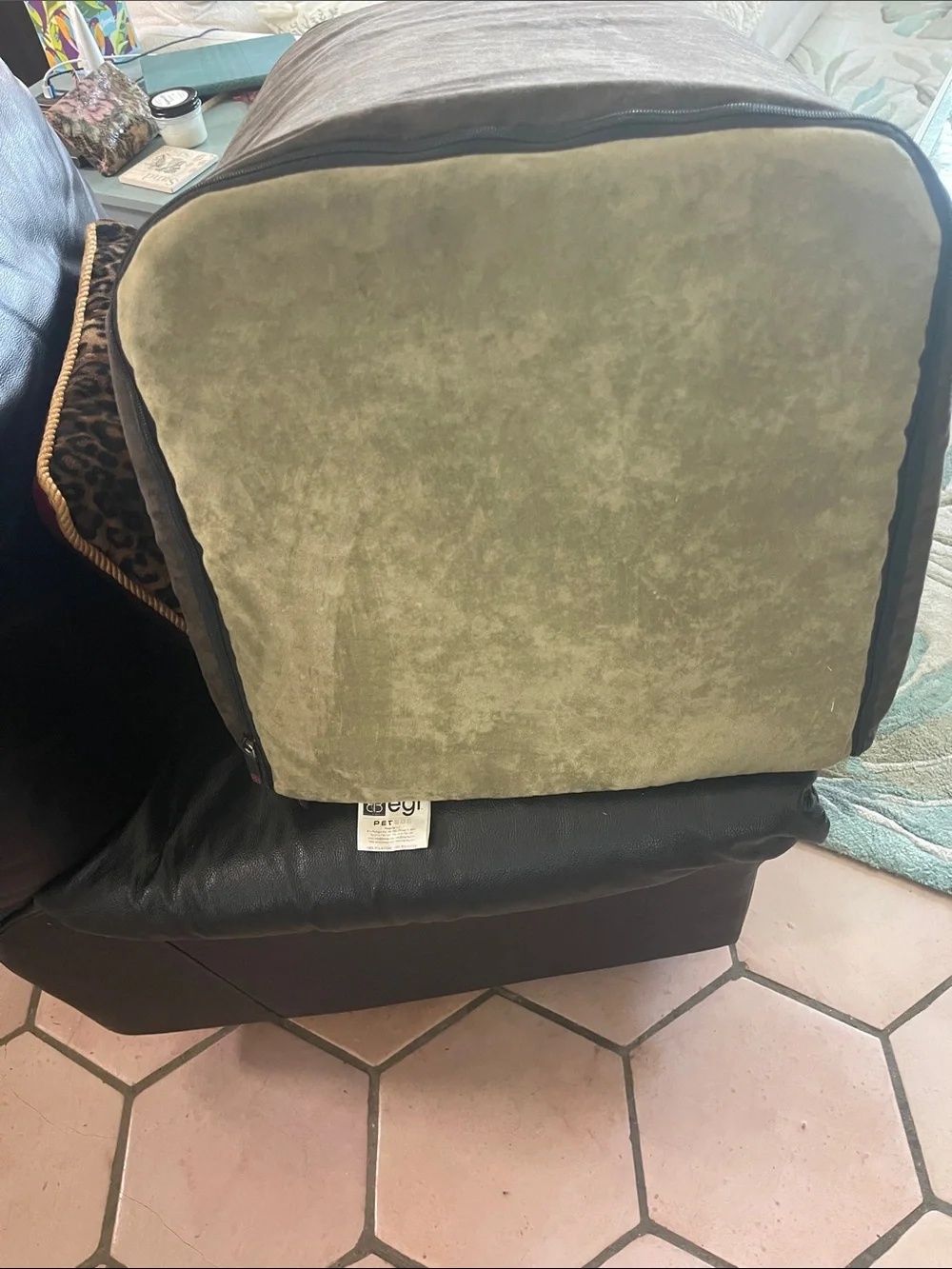 Plush Indoor Dog Cave Bed with Green Cushion - BB Logo